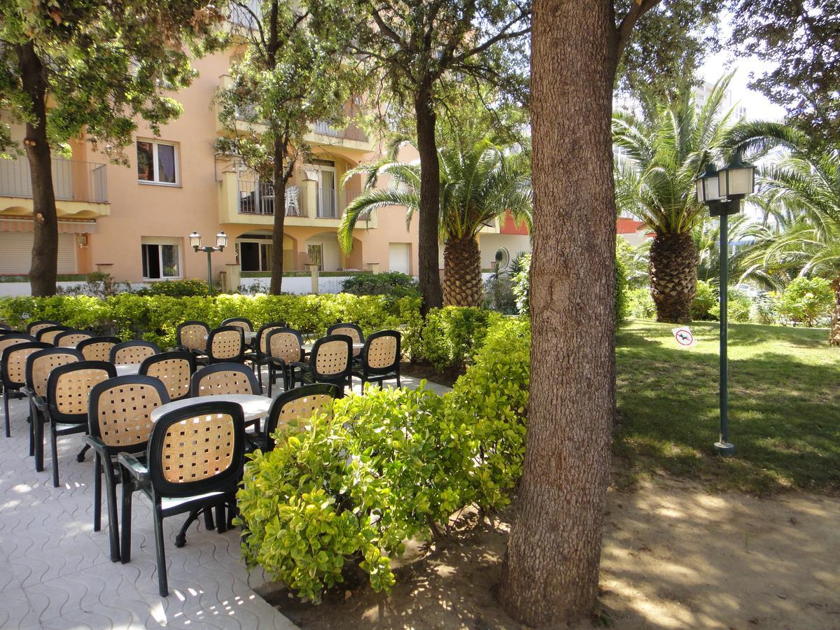 Bertur Gran Reserva Comte Empuries Empuriabrava Buitenkant foto